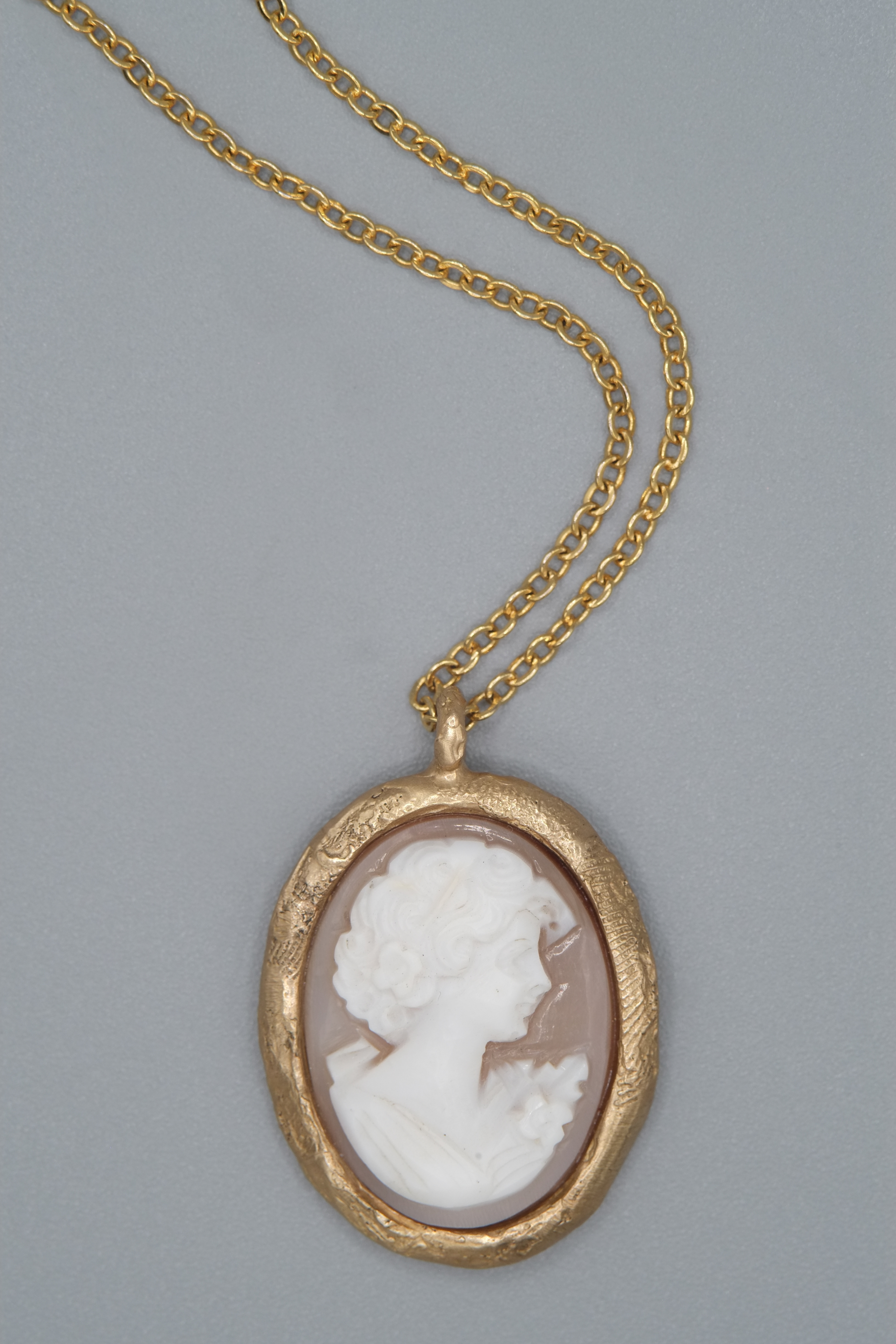 CAMEO NECKLACE